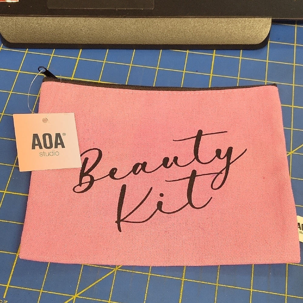 AOA Studio Pink Beauty Kit Canvas Pouch 8' x 6.5' New